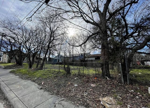 rental at 215 Grimes in San Antonio, TX — photo 1