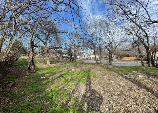rental at 215 Grimes in San Antonio, TX — photo 4