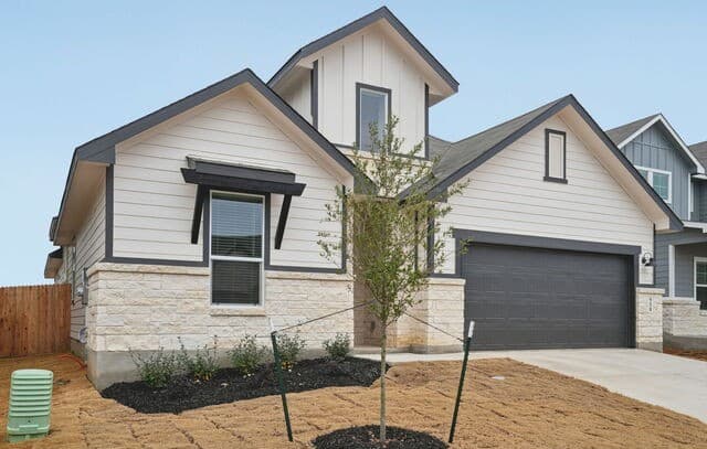 3-bedroom rental at 950 Earp Blvd in San Antonio, TX — photo 3