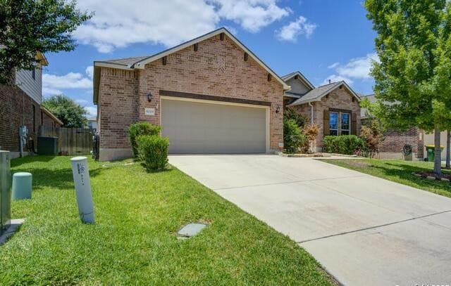 4-bedroom rental at 9019 Monument Parke in San Antonio, TX — photo 3