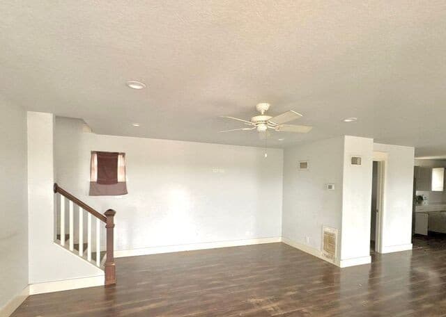 3-bedroom rental at 636 Skyline Dr in Bandera, TX — photo 4