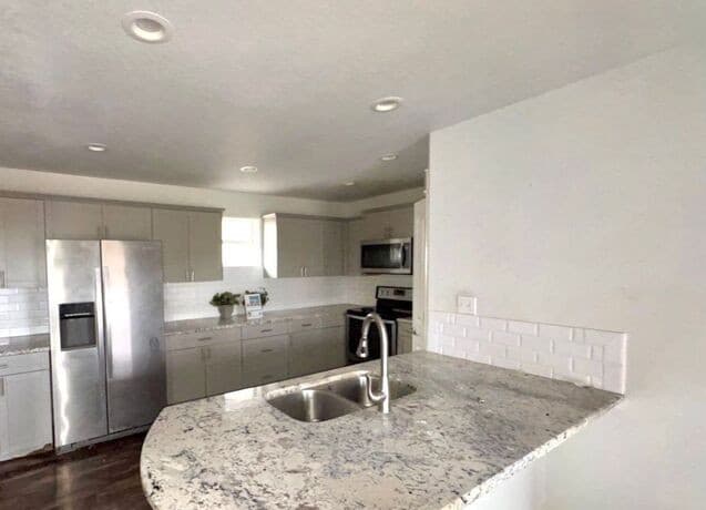 3-bedroom rental at 636 Skyline Dr in Bandera, TX — photo 5