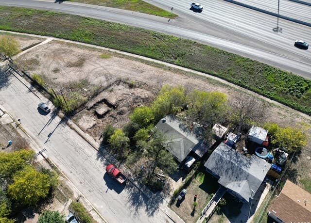 rental at 823 Romero in San Antonio, TX — photo 3