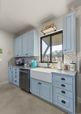 3-bedroom rental at 345 PR Two A Ln in Poteet, TX — photo 3