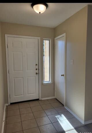 3-bedroom rental at 754 Pinafore St in San Antonio, TX — photo 3
