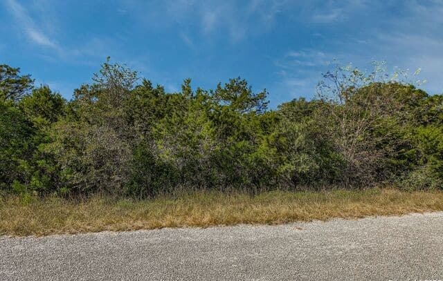 rental at LOT 229 Cr 2748 in Mico, TX — photo 4