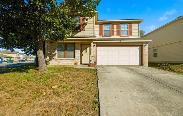 5-bedroom rental at 5843 Sherbrooke Oak in San Antonio, TX — photo 1