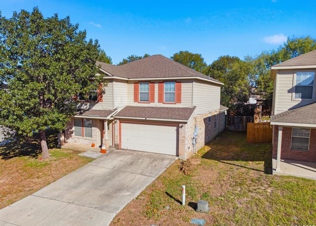 5-bedroom rental at 5843 Sherbrooke Oak in San Antonio, TX — photo 5