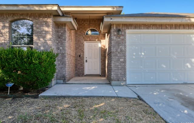3-bedroom rental at 8234 Grissom Circle in San Antonio, TX — photo 1