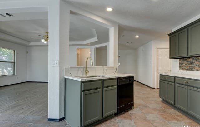3-bedroom rental at 8234 Grissom Circle in San Antonio, TX — photo 2