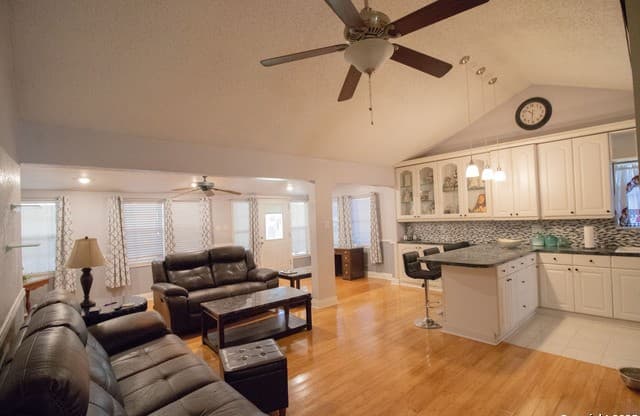 3-bedroom rental at 8915 Brightwater in San Antonio, TX — photo 4
