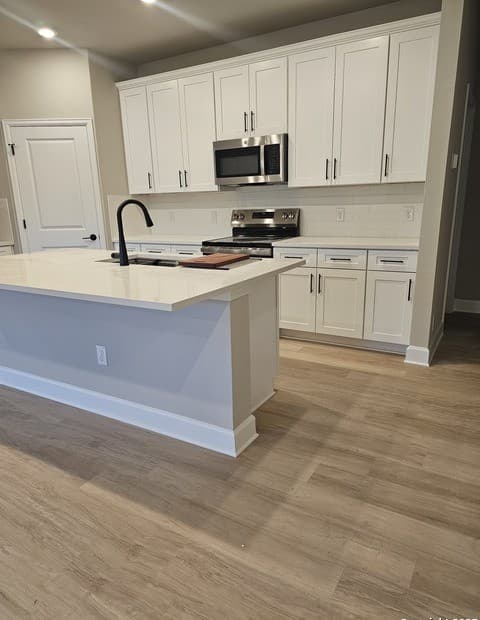 4-bedroom rental at 7205 Exeter in Spring Branch, TX — photo 4
