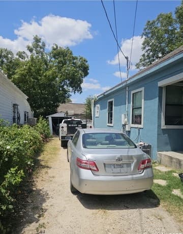 2-bedroom rental at 111 San Martin in San Antonio, TX — photo 2