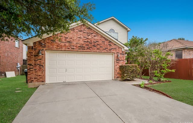 3-bedroom rental at 6006 Lakefront St in San Antonio, TX — photo 5