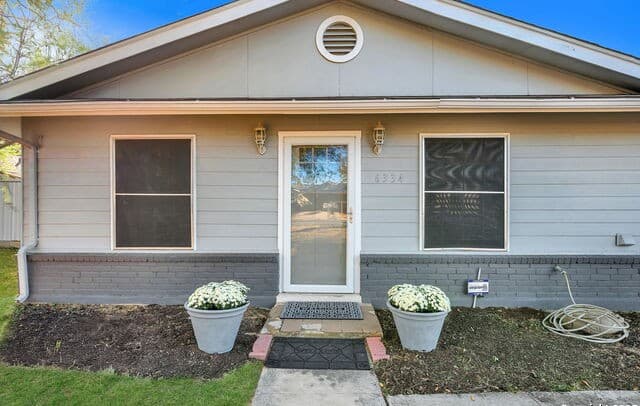 4-bedroom rental at 6334 Big Valley in San Antonio, TX — photo 1