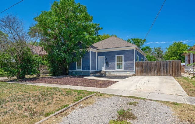 Home for sale at 535 Denver in San Antonio, TX — photo 2