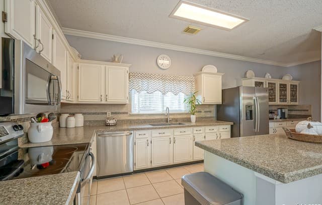 3-bedroom rental at 8410 Tiguex in Universal City, TX — photo 3