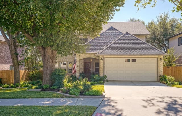 3-bedroom rental at 8410 Tiguex in Universal City, TX — photo 5