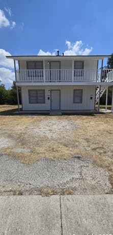 rental at 1040 Clower in San Antonio, TX — photo 2