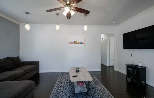 3-bedroom rental at 902 Fair in San Antonio, TX — photo 4
