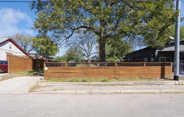 rental at 207 Forrest in San Antonio, TX — photo 3