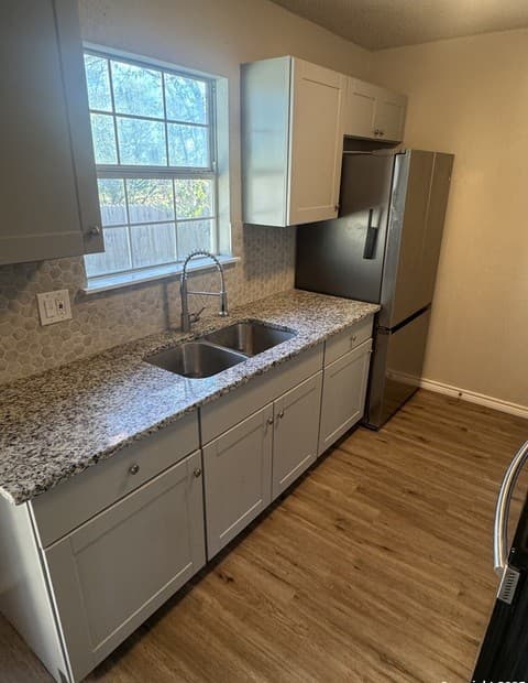 4-bedroom rental at 5322 Stoneshire in San Antonio, TX — photo 4