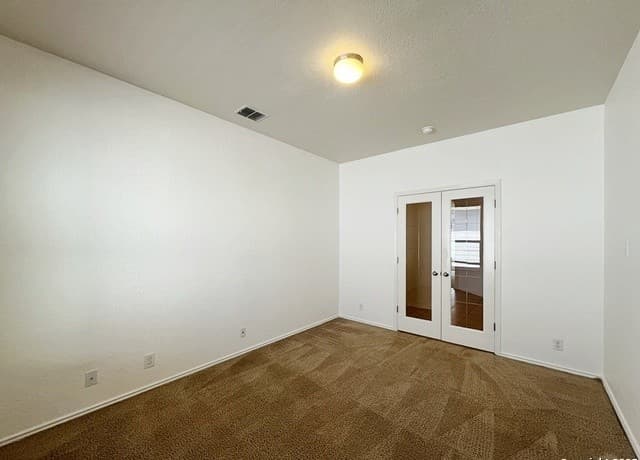 3-bedroom rental at 15338 Nesting Way in San Antonio, TX — photo 5