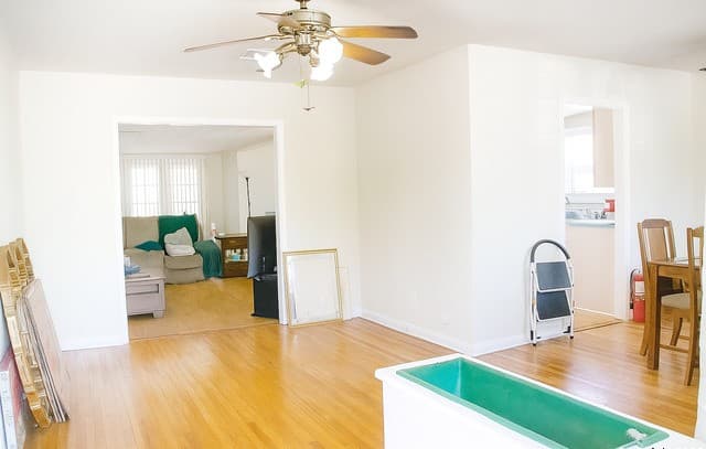 3-bedroom rental at 1266 W Elsmere Pl in San Antonio, TX — photo 3