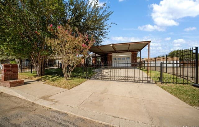 3-bedroom rental at 3343 Reforma Dr. in San Antonio, TX — photo 5
