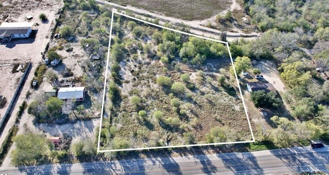 rental at 19424 Fm 471 in Natalia, TX — photo 5
