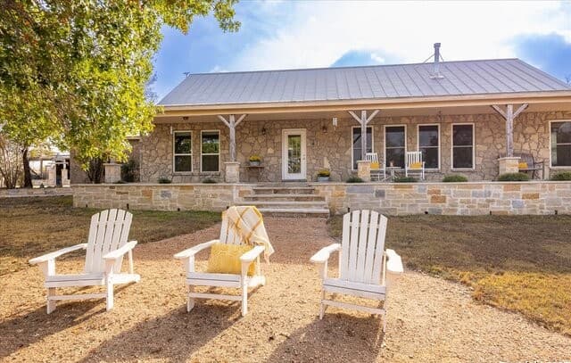 4-bedroom rental at 127 Camp Alzafar in Boerne, TX — photo 2