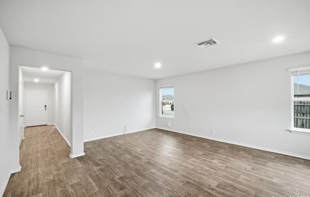 3-bedroom rental at 5803 Still River in San Antonio, TX — photo 3