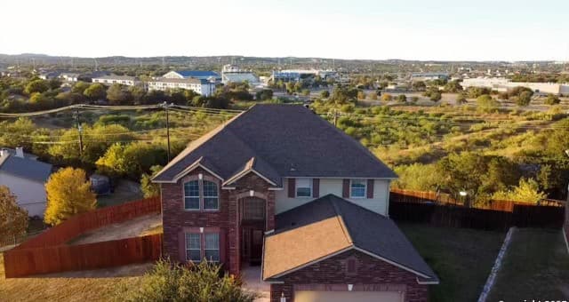 4-bedroom rental at 12135 Treewell in San Antonio, TX — photo 3