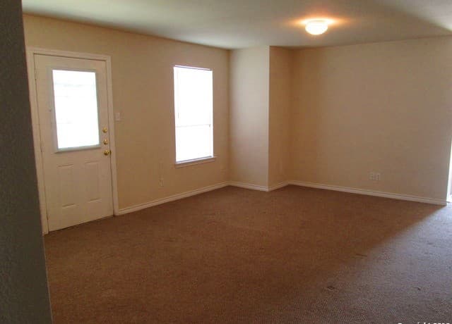 3-bedroom rental at 10003 Vasso View Unit 4 in Converse, TX — photo 2