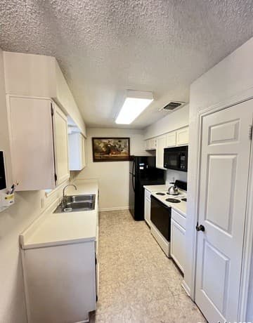 3-bedroom rental at 10955 Wurzbach Unit 403 in San Antonio, TX — photo 5