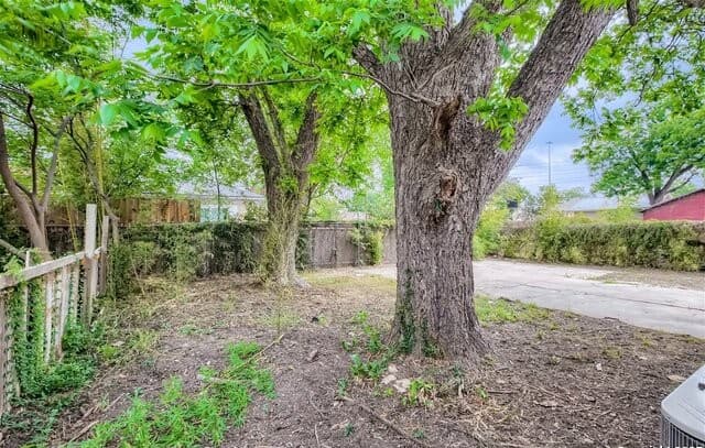 3-bedroom rental at 517 Hicks Ave in San Antonio, TX — photo 5