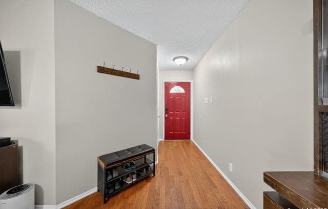 3-bedroom rental at 7718 Rimhurst in San Antonio, TX — photo 2