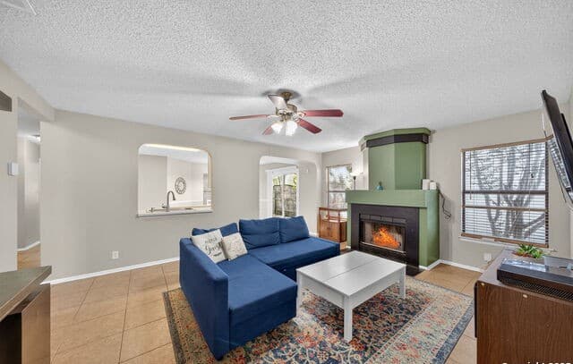3-bedroom rental at 7718 Rimhurst in San Antonio, TX — photo 3