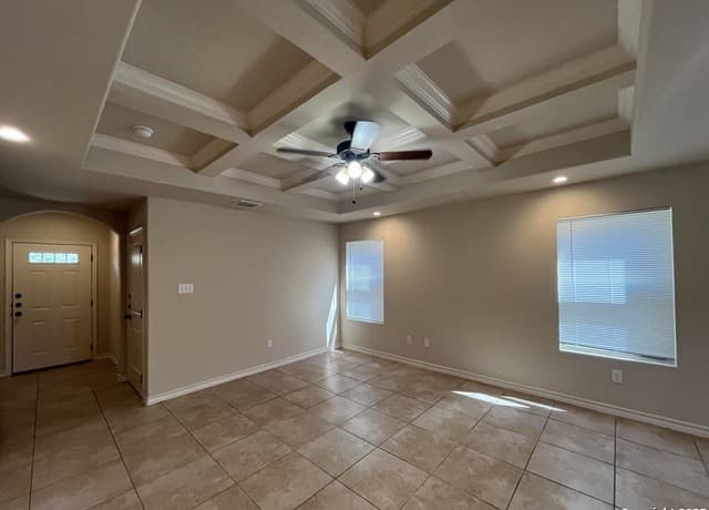 3-bedroom rental at 6011 Jax Way Unit 104 in San Antonio, TX — photo 5