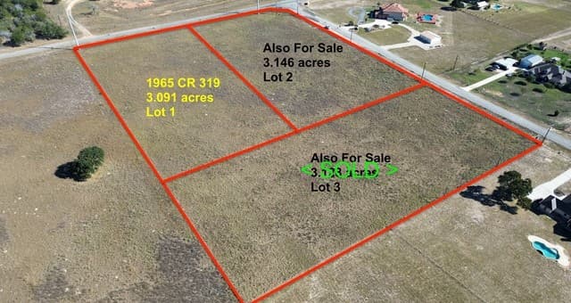 rental at 1965 County Road 319 in La Vernia, TX — photo 3