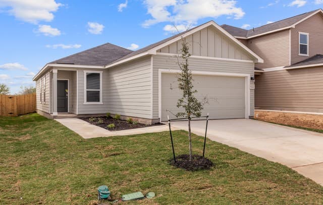 4-bedroom rental at 4630 Waterwood Pass in Elmendorf, TX — photo 5