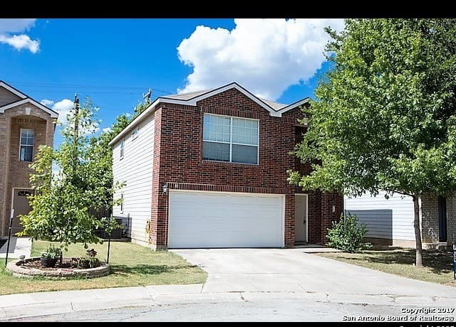 4-bedroom rental at 3 Brieley in San Antonio, TX — photo 1
