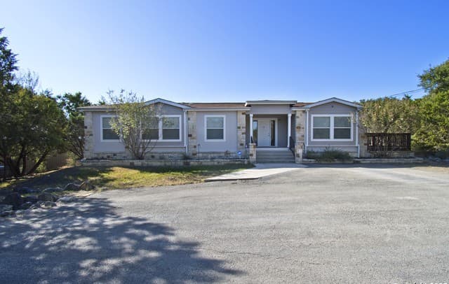 4-bedroom rental at 108 Fawn in Spring Branch, TX — photo 1