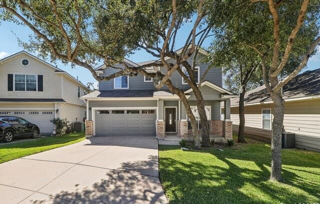 3-bedroom rental at 23607 Silver Creek in San Antonio, TX — photo 1
