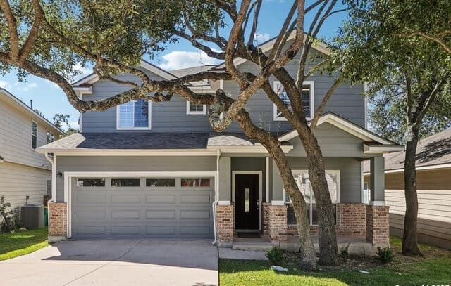 3-bedroom rental at 23607 Silver Creek in San Antonio, TX — photo 3