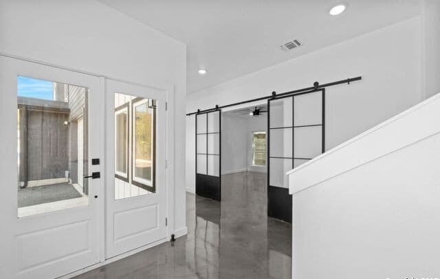 3-bedroom rental at 106 Bank St Unit 102 in San Antonio, TX — photo 5