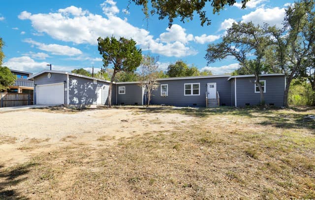3-bedroom rental at 1016 E Borgfeld in San Antonio, TX — photo 5