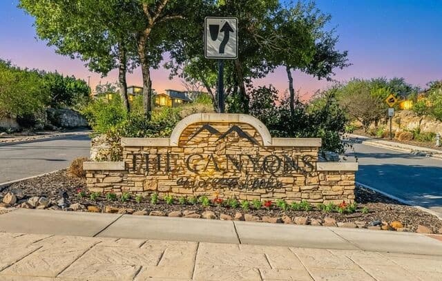 rental at 23703 Oakshire in San Antonio, TX — photo 1