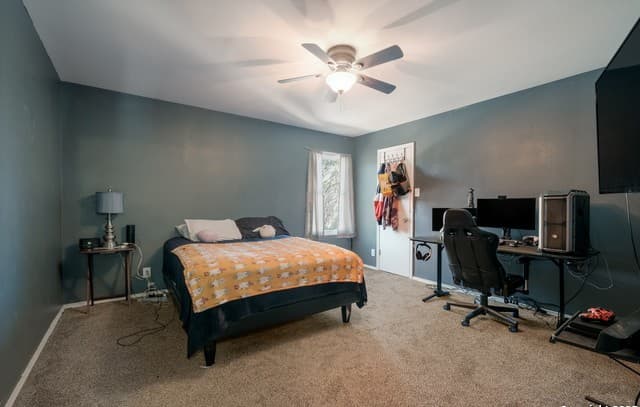 6-bedroom rental at 9702 Ceremony in San Antonio, TX — photo 4