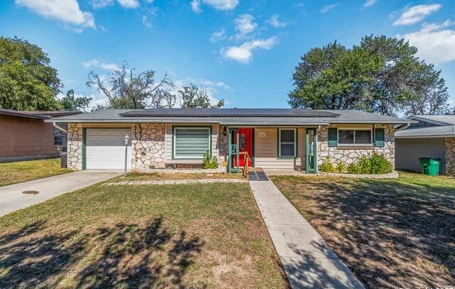 3-bedroom rental at 7903 Rimfire in San Antonio, TX — photo 1